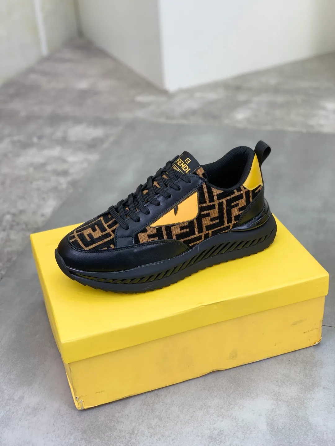 ​Men's shoes 💰P460 💰[New] Little Monster 🆘 New FENDI (Fendi) counter new 🕶️🕶️Simple routing effect, showing an elegant and cool driving shoe 🎬Using imported calfskin + first-layer pigskin lining🐂Excellent material🎬Detailed workmanship 🤗Comfortable foot feel➰➰. ​Pair it with any outfit to show your taste and temperament, low-key luxury ♻️Design ​simple and elegant ​noble and fashionable 🍃​Very loved and favored by trendy men 💓❤️Size: 38-44 (45 46 customized) 3⃣️ colors available
